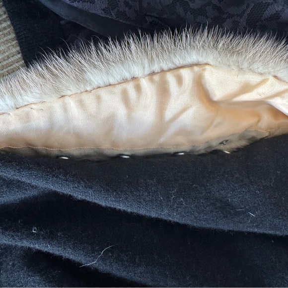 Vintage Black Sweater with Fur Collar - Picture 11 of 14